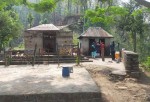 अकला मन्दिर पुनः निर्माण: काम अपुरो गरेर ठेकेदार बेपत्ता